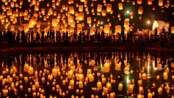 Festival Lentera Chiang Mai: Penjemputan dan pengantaran dari titik pertemuan pusat kota / Termasuk makan malam prasmanan/ Pertunjukan / Acara pelepasan lentera besar-besaran