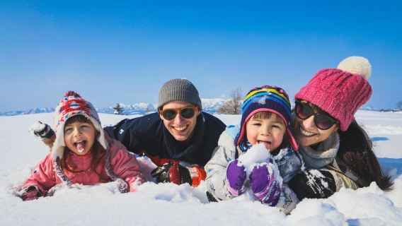 Autobús solo ida de Sapporo al Parque de Nieve Bibai + entrada al Parque de Nieve Bibai (incluye actividades gratuitas)
