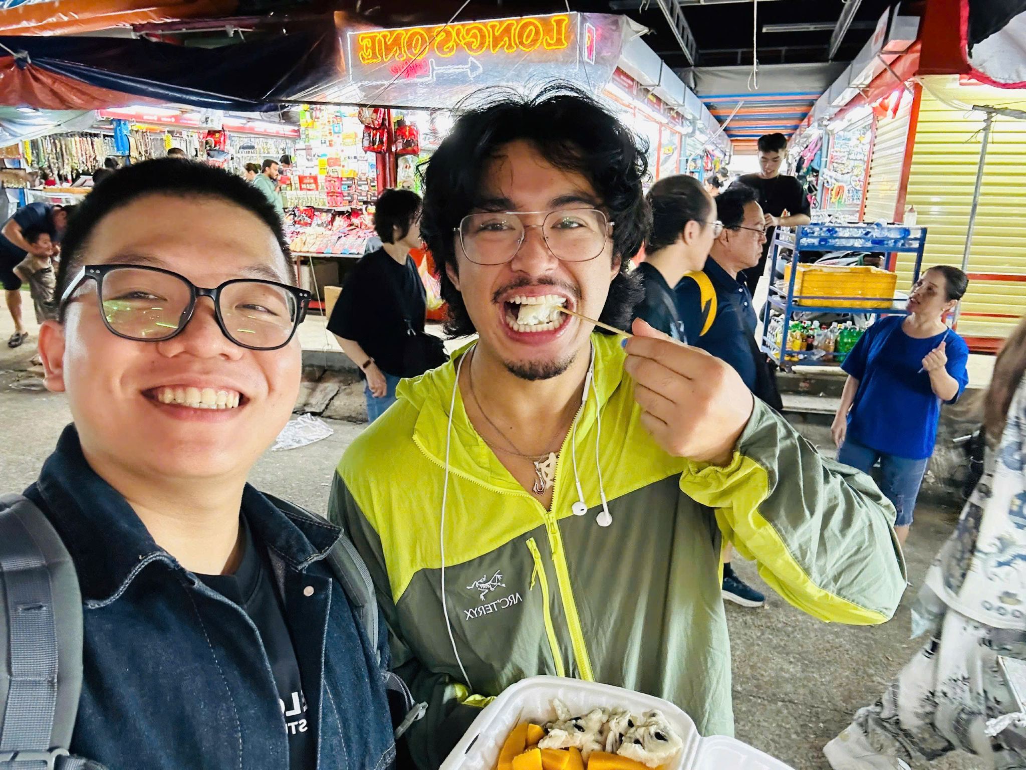 Da Nang : Dégustation de sept spécialités locales et visite touristique en scooter