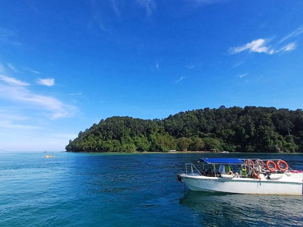 Sabah Kota Kinabalu Sapi & Mamutik Island Snorkeling Shared Day Tour Includes Lunch & Optional Water Activities