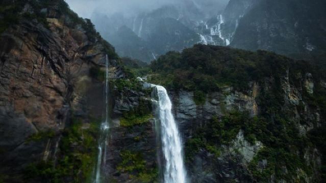 Te Anau aller-retour : Excursion d'une journée à Milford Sound ~ Petite croisière