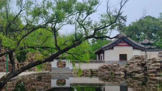 Half-day tour to Chengde mountain resort scenic area and the eight outer temples - admission ticket not included