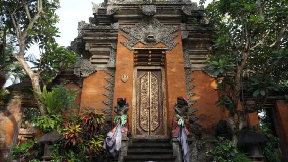 Penterjemah profesional Jakarta, Indonesia | pemandu pelancong teman tempatan | teman perniagaan | penterjemah pameran dan lain-lain