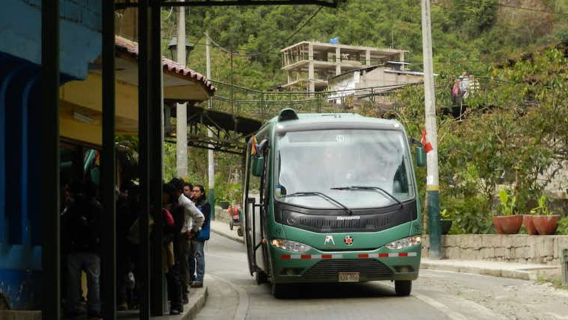 Λεωφορεία συνδέσμου για το Ματσου Πιτσου του Περού - Από τη πόλη Ζενσούι