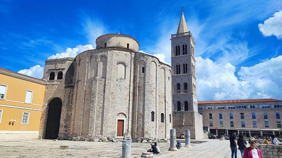 Tur Audio Sorotan Zadar: Perjalanan Melalui Abad-Abad