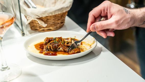 San Sebastian Food Tour with Pintxos & Drinks with a Local