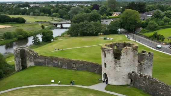 Ireland Dublin Makam Prasejarah Newgrange + Bukit Tara + Istana Trim - Sewaan Peribadi - Pilihan Terbaik