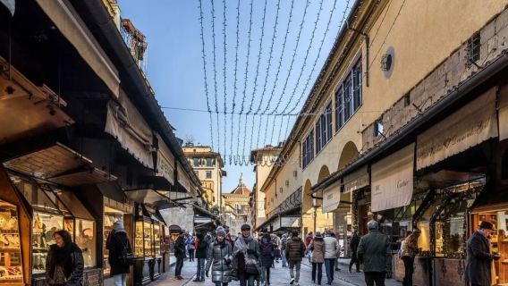 Florence artisan treasure hunt walking tour | 2-hour exploration of leather, lace and gold workshops