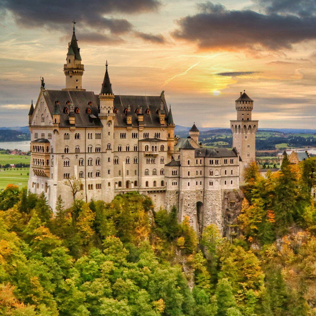 Neuschwanstein Castle: Skip The Line Ticket + Guided Tour + Horse Carriage Ride