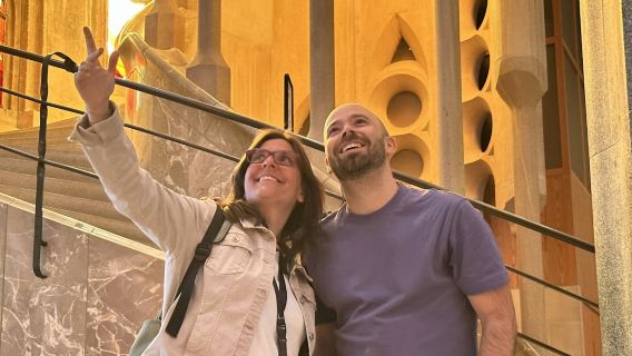 ไปกับไกด์ท้องถิ่น: ทัวร์ชมซากราดา ฟามิเลียแบบไม่ต้องต่อคิว (มีไกด์ภาษาอังกฤษ)