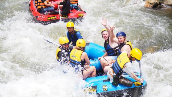 Rafting en la selva de Phang Nga, tirolesa, vehículos todoterreno y santuario de elefantes