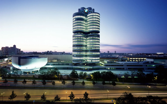 Augustiner-Keller + Olympiapark München + Allianz Arena + BMW Museum Private Charter