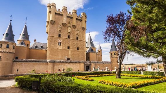 ทัวร์วันเดียว/ทัวร์หลายวัน ไป-กลับ เซโกเวีย + โตเลโด/อาบีลา จากมาดริด ประเทศสเปน ( ไกด์ เป็นภาษาจีน/อังกฤษ)