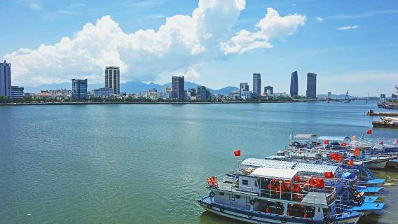 Da Nang food tour by Motorbike with driver