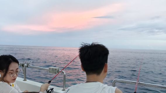 陵水富力灣遊艇會 雙帆石海釣3小時 裝備配齊 專業釣魚艇 魚獲帶走