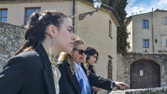 Florenz: Tagesausflug nach San Gimignano und Volterra mit Essen & Wein