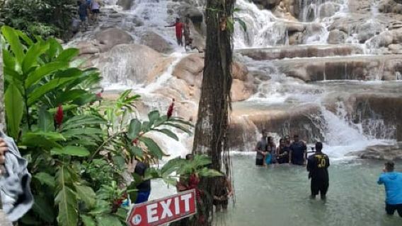 Ocho Rios: Pengalaman Blue Hole dan Air Terjun Sungai Dunn