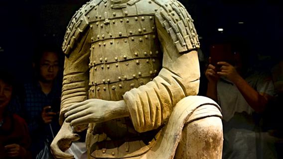 Xi'an 1-day Tour: Terracotta Army + Huaqing Palace (Group of 8-15, Chinese/English Guide)