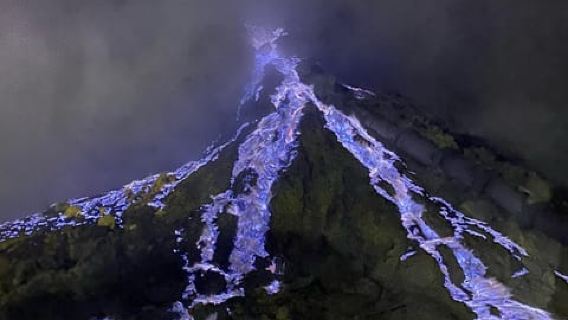 From Banyuwangi : Ijen Volcano & Waterfall Private trip