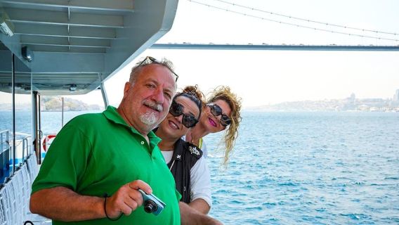 Istanbul: crociera sul Bosforo e sul Corno d'Oro di giorno o al tramonto