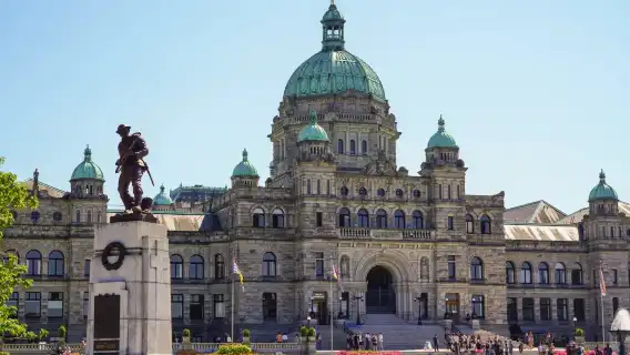 維多利亞1日遊（含BC渡輪+寶翠花園）溫哥華來回/兩人成團