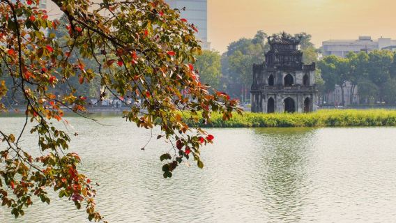 Незаменимая вещь для самостоятельных путешественников в Ханое! Арендуйте автомобиль для однодневной поездки, посетите популярные достопримечательности и с легкостью изучите весь Ханой.
