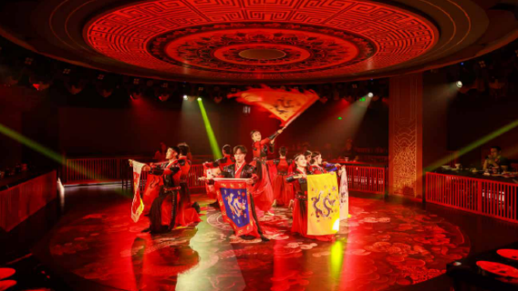 [Шэньян: Погружение в атмосферу дворцового пира] Иммерсивный ужин в дворцовом стиле | Дворцовая кухня + традиционные танцы и музыка + выбор между обедом или ужином