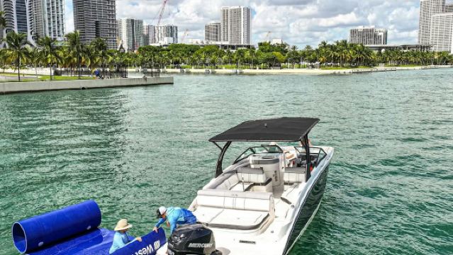 Miami: Private Boat Rental with Captain