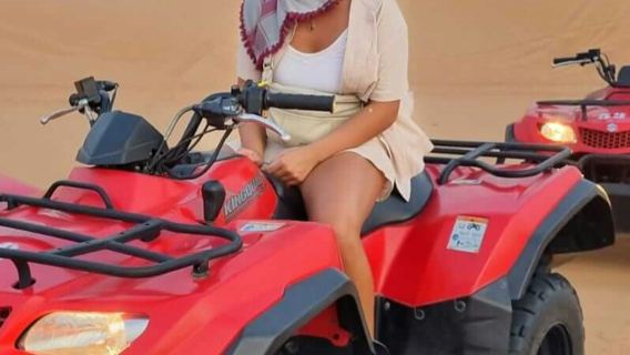 ทะเลทรายดูไบ: ทัวร์ซาฟารีเนินทรายสีแดง พร้อมขี่รถเอทีวี เล่นกระดานโต้ทราย และขี่อูฐ