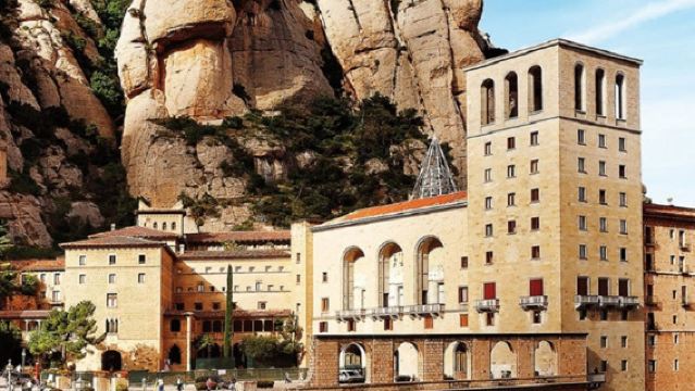 【私家小團】巴塞隆拿蒙塞拉特山+錫切斯濱海小鎮一日遊包車