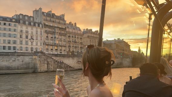 【フランス パリ】セーヌ川遊覧船+フランス料理堪能+名所巡り+サンセット鑑賞+複数時間帯選択可能｜パノラミックガラス+3コース料理（乗船チケット+食事代込み）