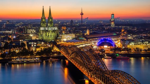 1-day private charter tour to Cologne Cathedral, Hohenzollern Bridge and Chocolate Museum from Frankfurt