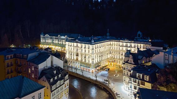 Czech Prague Karlovy Vary + Kristal Moser + Istana Loket · Spa - sewaan peribadi - Pilihan Terbaik