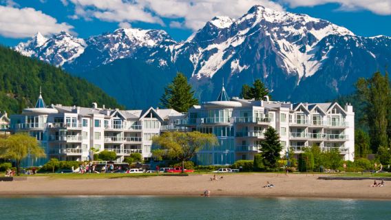 Vancouver eco-tour | Weaver Creek salmon viewing + Harrison Hot Springs village 1-day tour