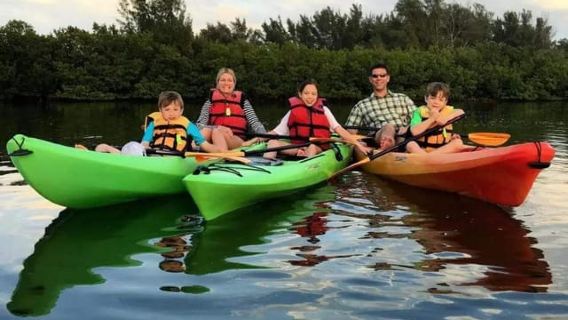 5 h kayak tour through the mangrove forest