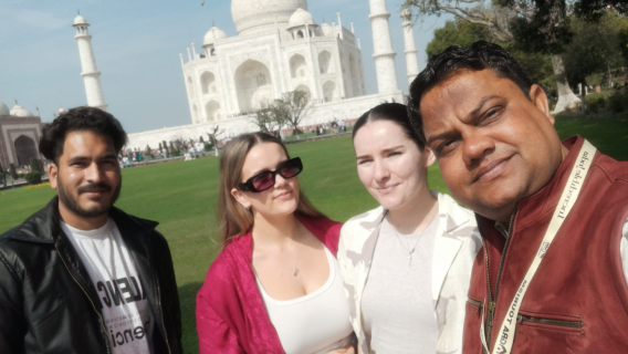 Agra-nähtävyyskierros monikielisen oppaan kanssa – Taj Mahal, Agra Fort ja huippunähtävyydet