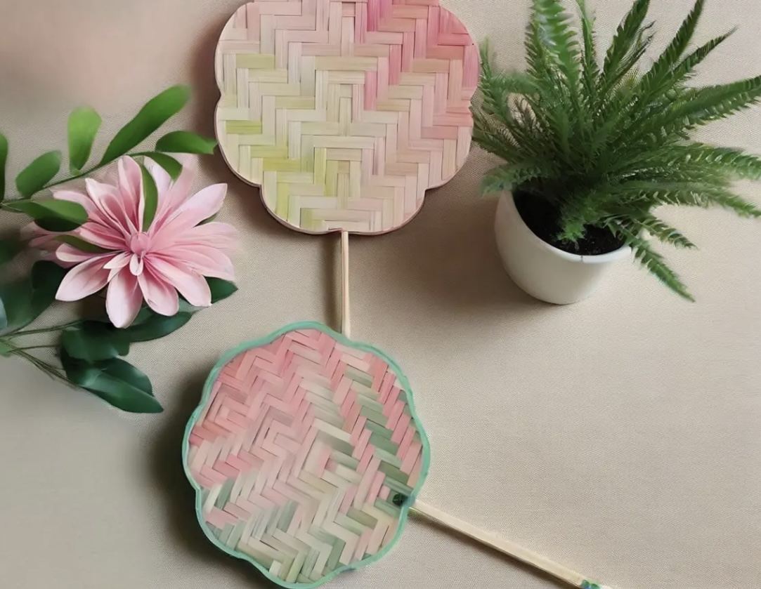 중심가 상하이에서 2시간 동안 진행되는 중국 민속 공예 워크숍: 나만의 대나무 부채 만들기