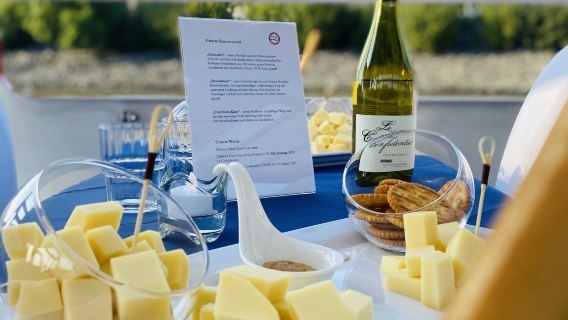 Hamburg: Harbor Cruise + Cheese & Wine