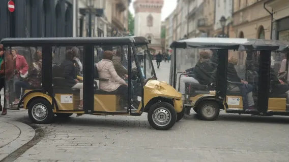 Old Town Krakow: Electric Golf Cart Tour + Audio Guide
