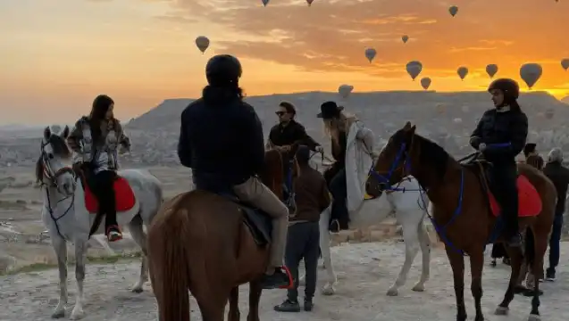 Cappadocia: Sunset Horseback Riding Tour