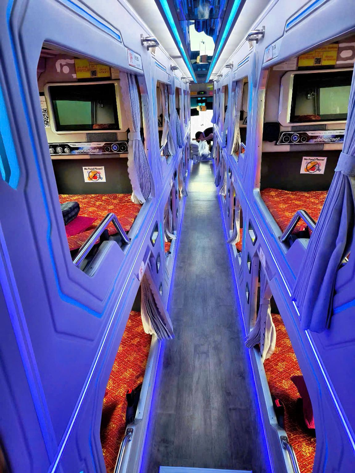 Sapa Express - Luxury Cabin Sleeper bus Sapa to Hanoi.