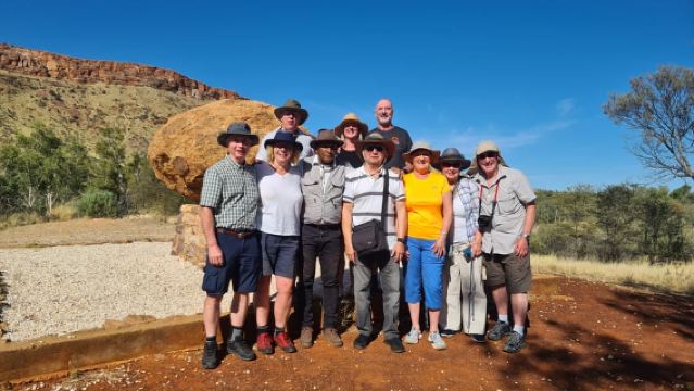Tur Sehari Penuh Pegunungan MacDonnell Barat dan Timur - Grup Kecil