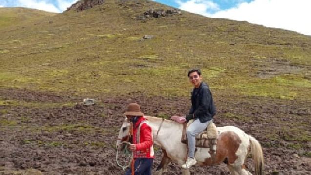 Rainbow mountain horseback riding tour + Buffet Lunch