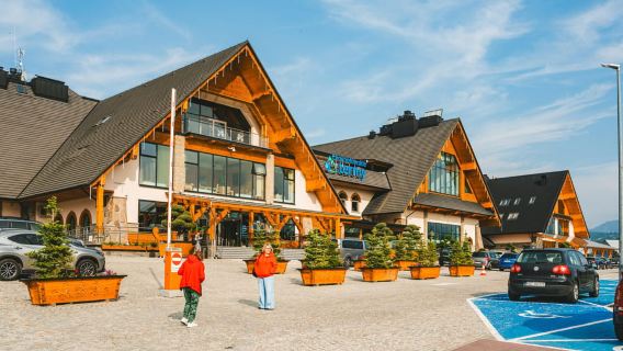 Cracovia: Excursión de un día a Zakopane con funicular y piscinas termales