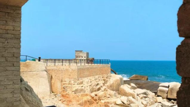 Lawatan sehari sewaan peribadi ke Tarikan Pelancongan Teluk Merah Shanwei + Kubu Laut + Pulau Kincir Angin + Pantai Hou'ao + Lebuh Raya Laut