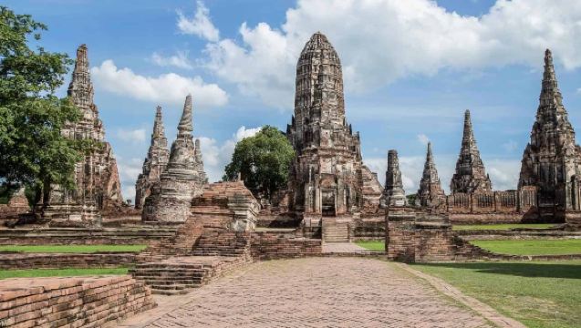 Ayutthaya UNESCO World Heritage & Bang Pa-In Palace Private Tour from Bangkok