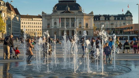 Zurich city tour: Old town chocolate tasting and lake cruise [English-speaking group]