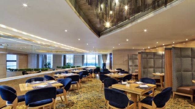 Shanghai Westin Stage Restaurant Buffet (adjacent to the Bund's historic architectural complex)