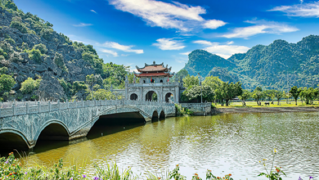 Ninh Binh: Hoa Lu Ancient Capital or Tuyet Tinh Coc + Hoa Lu Old Town, Thung Ui 
