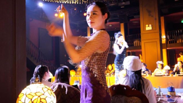 Wuhan Hankou Fenghua Palace Banquet - Immersive Imperial Feast (Ritual Music Civilization + Folk Dance + Hankou Legend Dance Musical + Optional Qipao Dress-Up Experience)